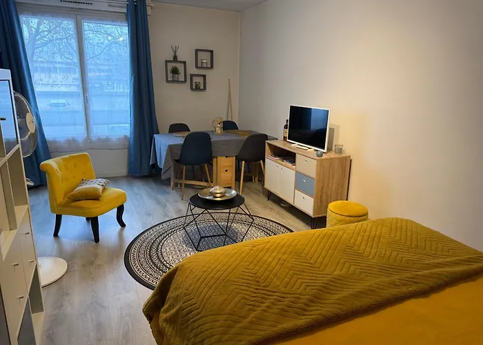 Le Du Faubourg Apartmán *